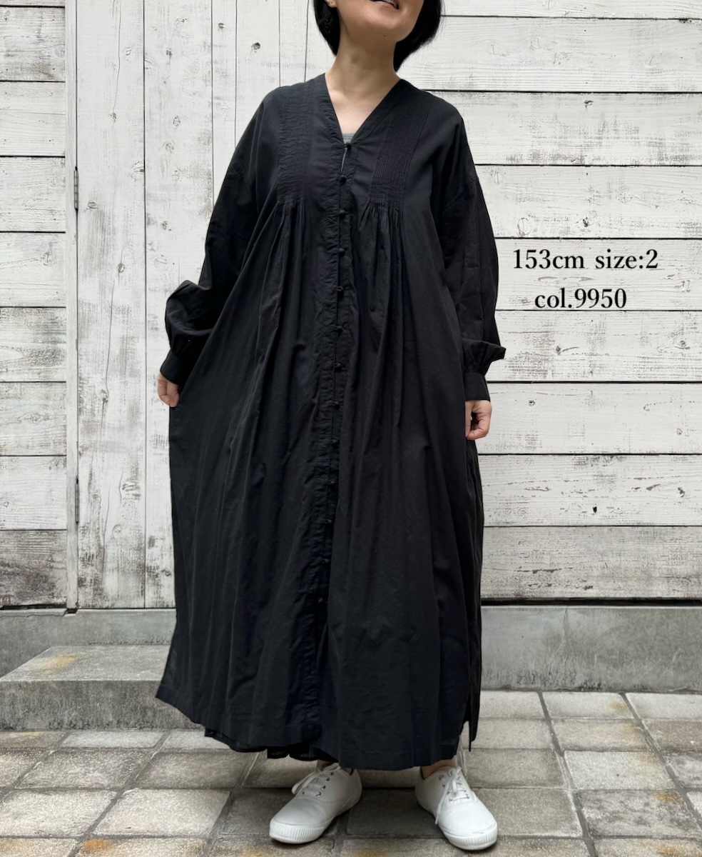 INMDS24022 (ワンピース) 100s KHADI (100s x 150s) V-NECK FRONT OPENING DRESS WITH MINI PINTUCK