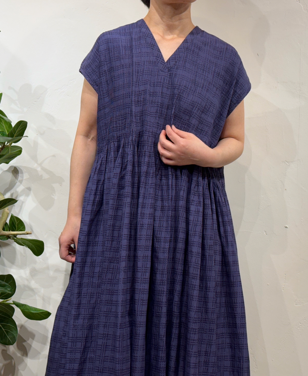 INMDS24083 (ワンピース) 80'S COTTON CHECK PATTERN BLOCK PRINT V-NECK FRENCH/SL PULLOVER DRESS WITH MINI PINTUCK