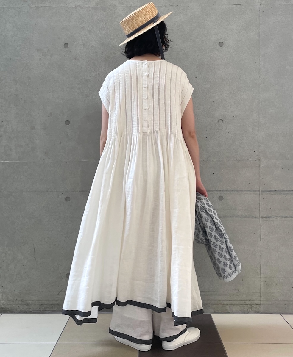 INMDS24003 (ワンピース) 80'S HANDWOVEN LINEN PLAIN WITH SELVAGE FRENCH/SL DRESS WITH RANDOM PLEATS