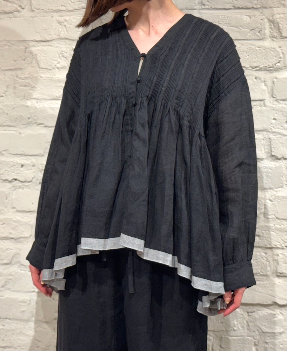 INMDS24001 (ブラウス) 80'S HANDWOVEN LINEN PLAIN WITH SELVAGE V-NECK FRONT OPENING BLOUSE WITH RANDOM PLEATS