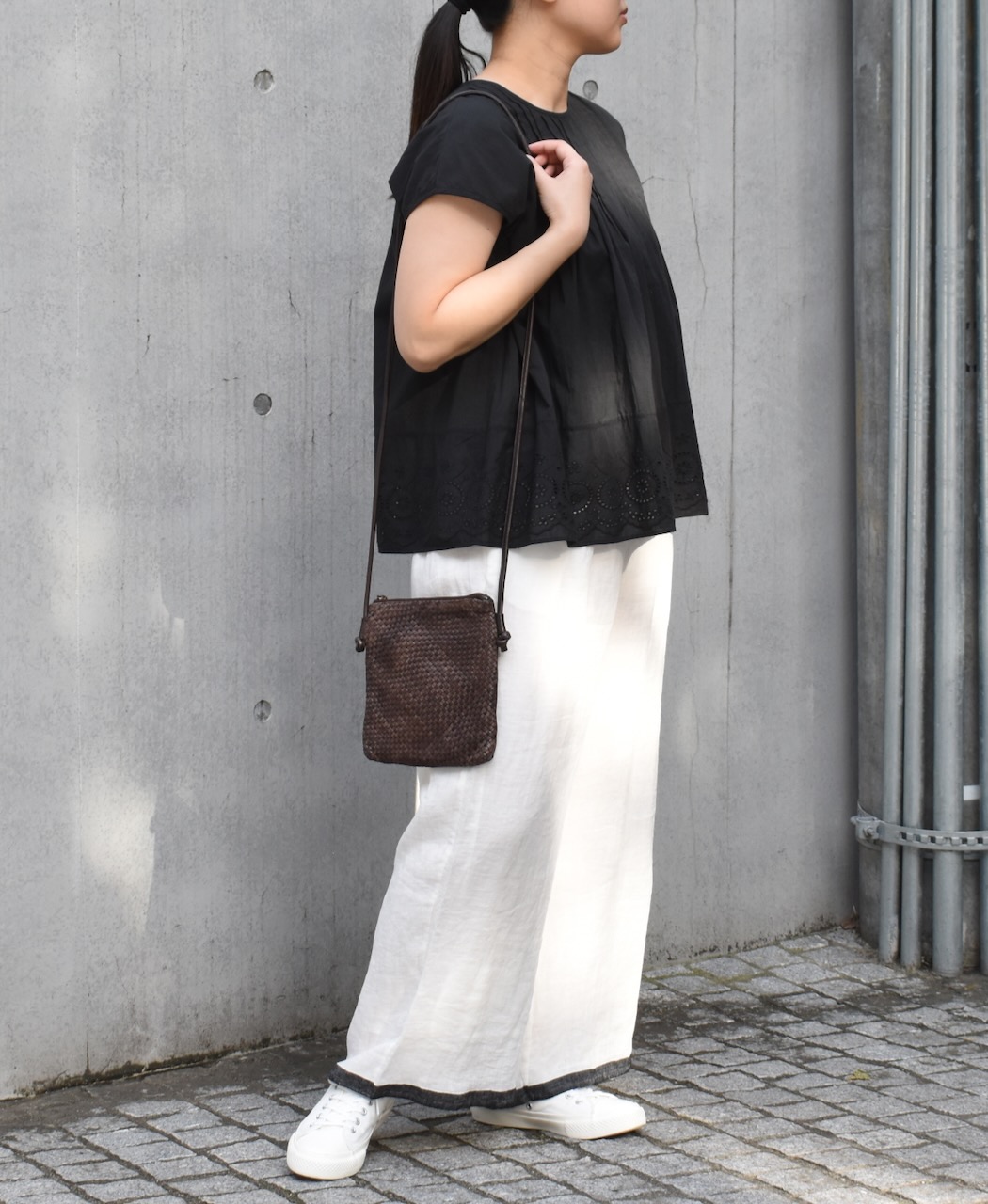 INSL24223 (ブラウス) 80s VOILE PLAIN WITH CUT WORK LACE CREW-NECK FRENCH/SL SHIRT WITH PINTUCK