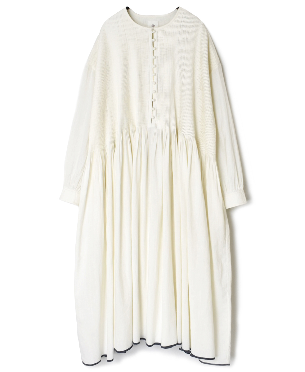 ●INMDS24302(ワンピース) HEAVY COTTON KHADI WITH SELVAGE BALL BUTTON CREW-NECK PULLOVER SHIRT DRESS WITH PINTUCK