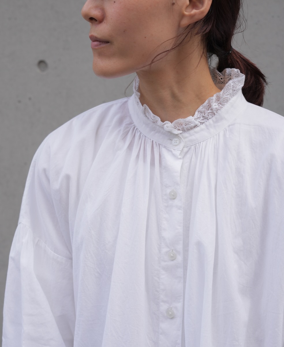 NSL24562(シャツ) 60s CAMBRIC PLAIN WITH LACE COLLAR GATHERD TUNIC SHIRT