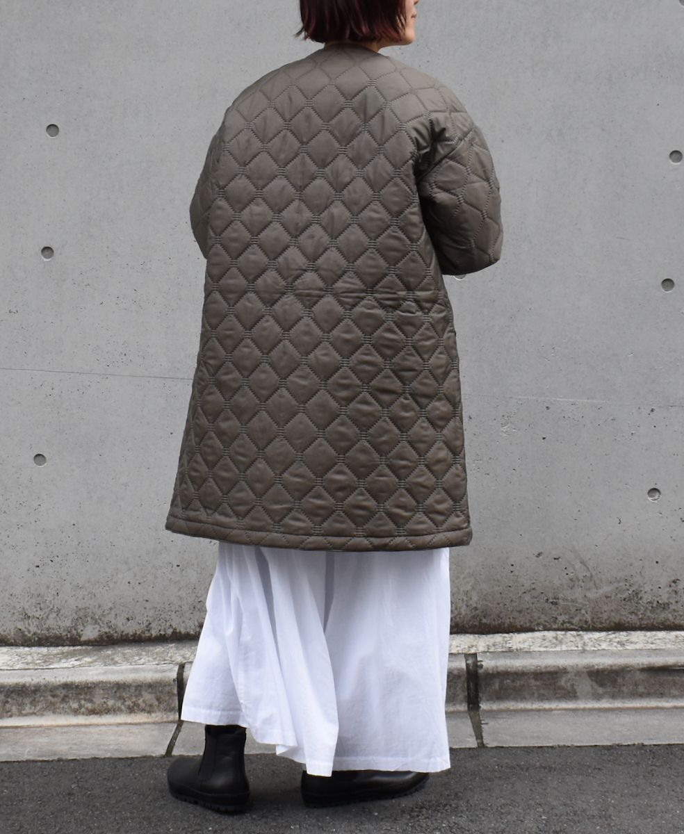 NAM2451PP(コート) PLAIN POLYESTER×PLAIN POLYESTER HEAT QUILT OVERSIZED NO COLLAR MIDI COAT WITH RIBBED CUFF