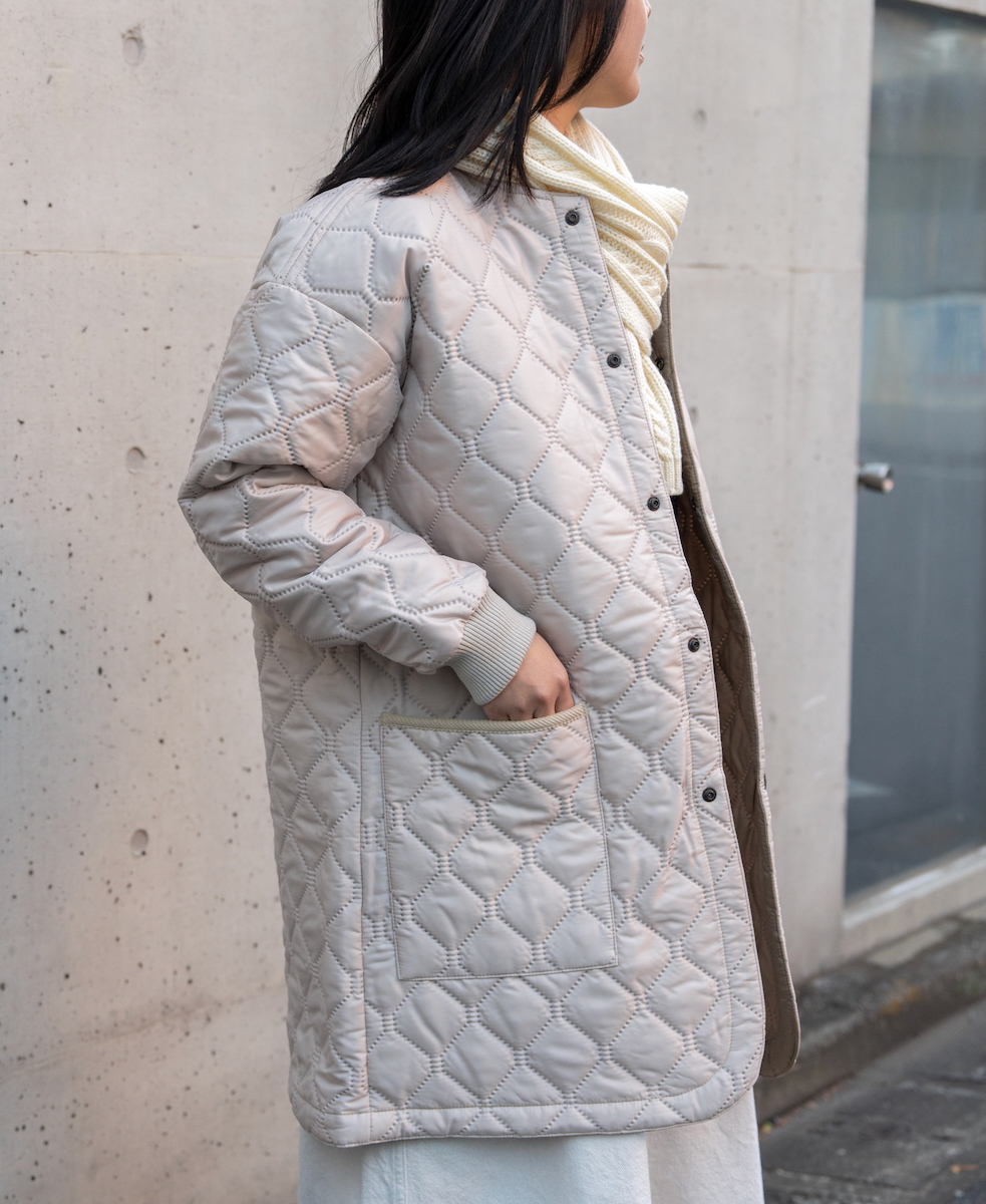 NAM2451PP(コート) PLAIN POLYESTER×PLAIN POLYESTER HEAT QUILT OVERSIZED NO COLLAR MIDI COAT WITH RIBBED CUFF