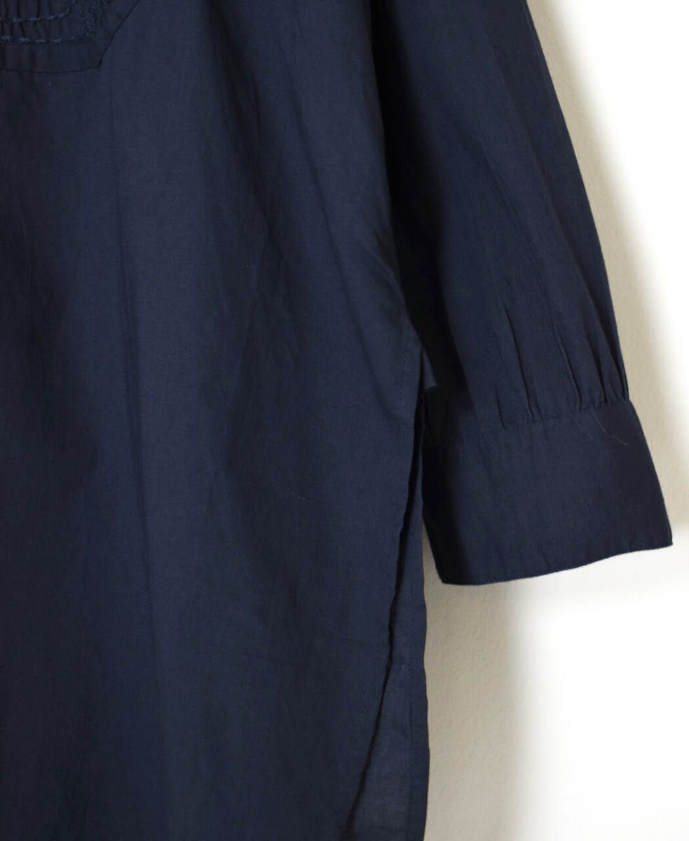 NMDS25203(シャツ) 60s ORGANIC CAMBRIC CREW-NECK BOSOM EMB SHIRT