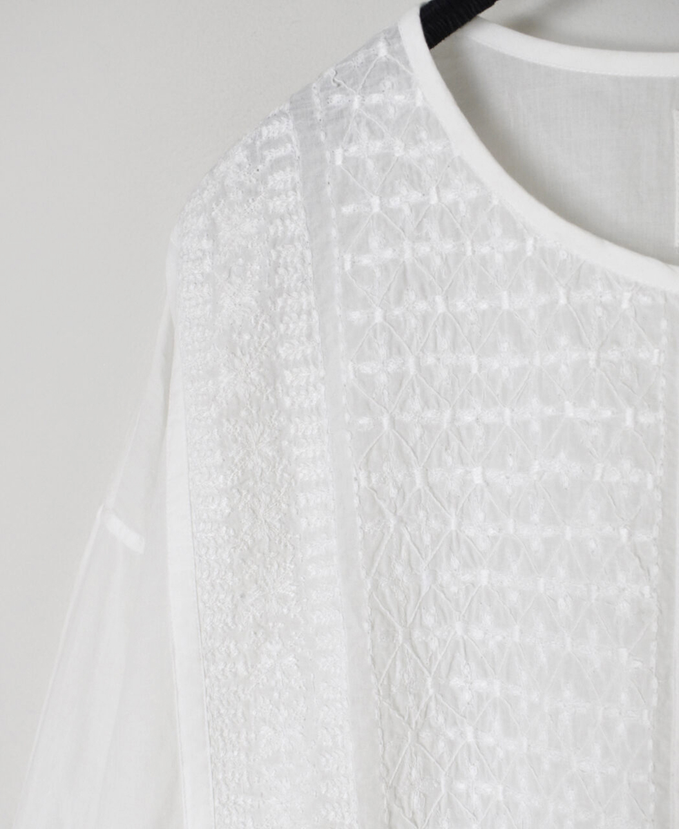 NMDS25203(シャツ) 60s ORGANIC CAMBRIC CREW-NECK BOSOM EMB SHIRT