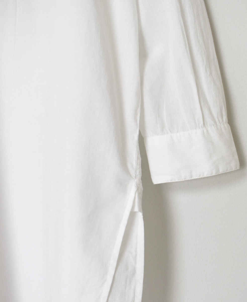 NMDS25203(シャツ) 60s ORGANIC CAMBRIC CREW-NECK BOSOM EMB SHIRT