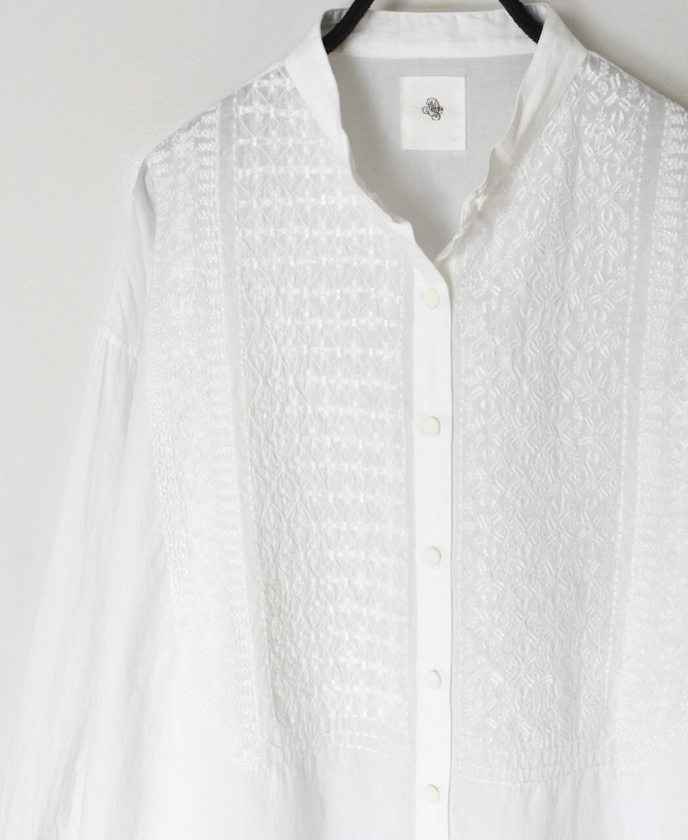 NMDS25201(シャツ) 60s ORGANIC CAMBRIC BANDED COLLAR EMB SHIRT