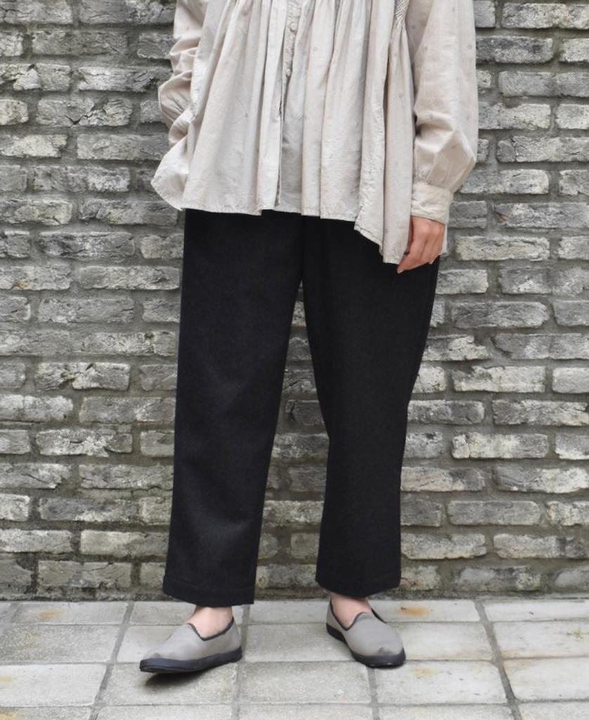 ETELKA NETL2452(シューズ) SLIP-ON SHOES