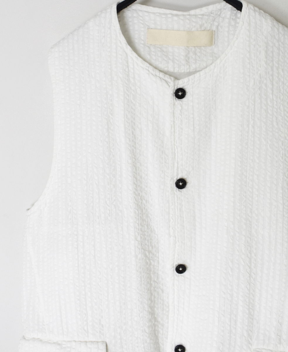 NVL2512SPD(ベスト) SEERSUCKER PLAIN OVERDYE SIDE VENTS NO COLLAR VEST