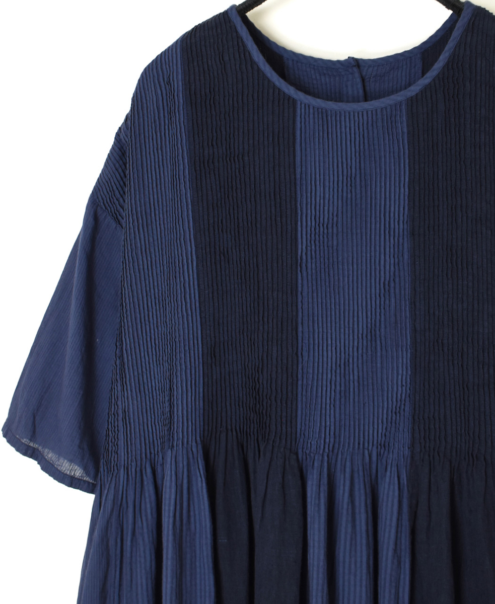 NMDS25232D(ワンピース) COTTON&LINEN PATCHWORK(OVERDYE) CREW-NECK S/SL SHIRT DRESS WITH MINI PINTUCK