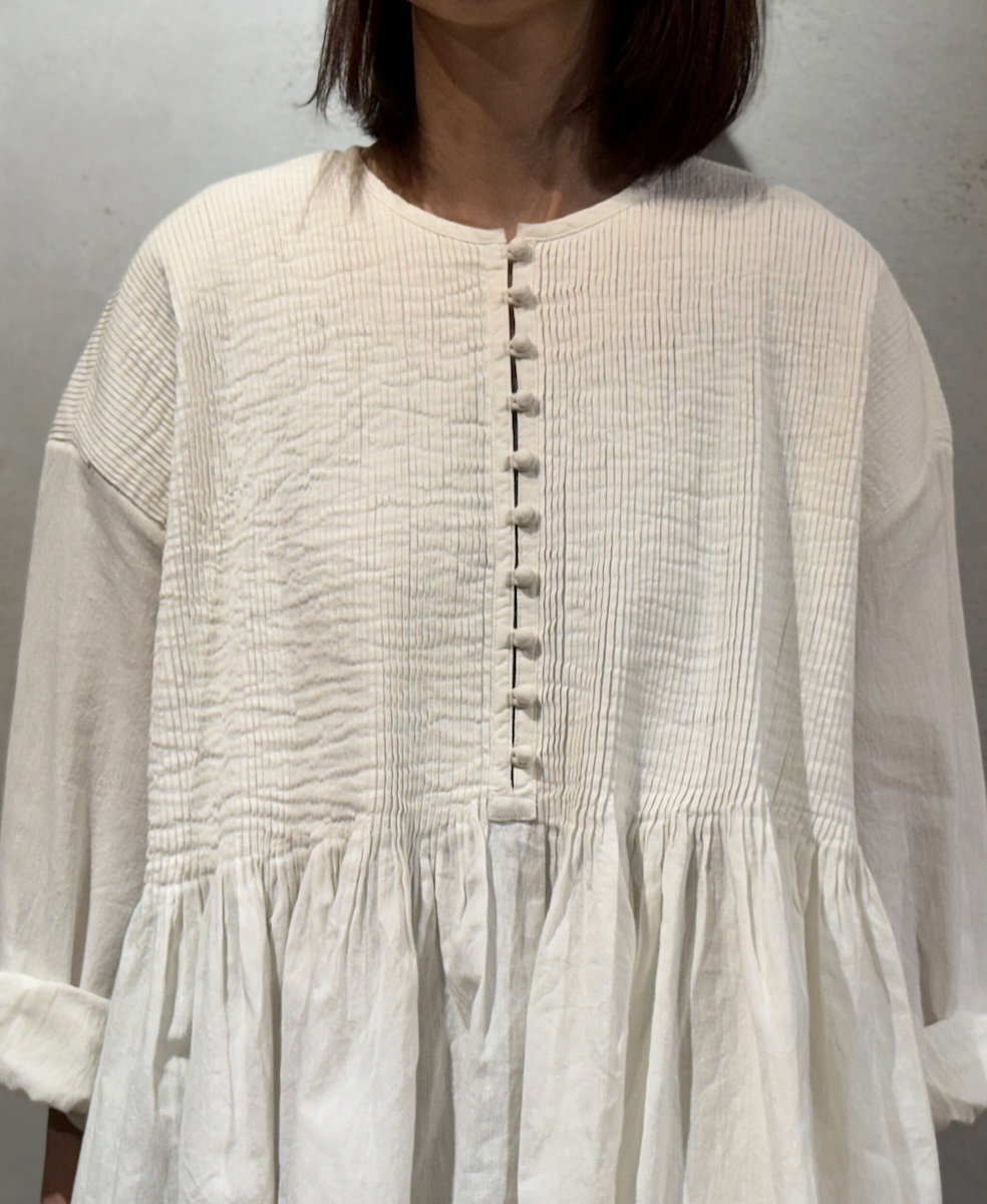 INMDS24301(シャツ) HEAVY COTTON KHADI WITH SELVAGE BALL BUTTON CREW-NECK PULLOVER SHIRT WITH PINTUCK