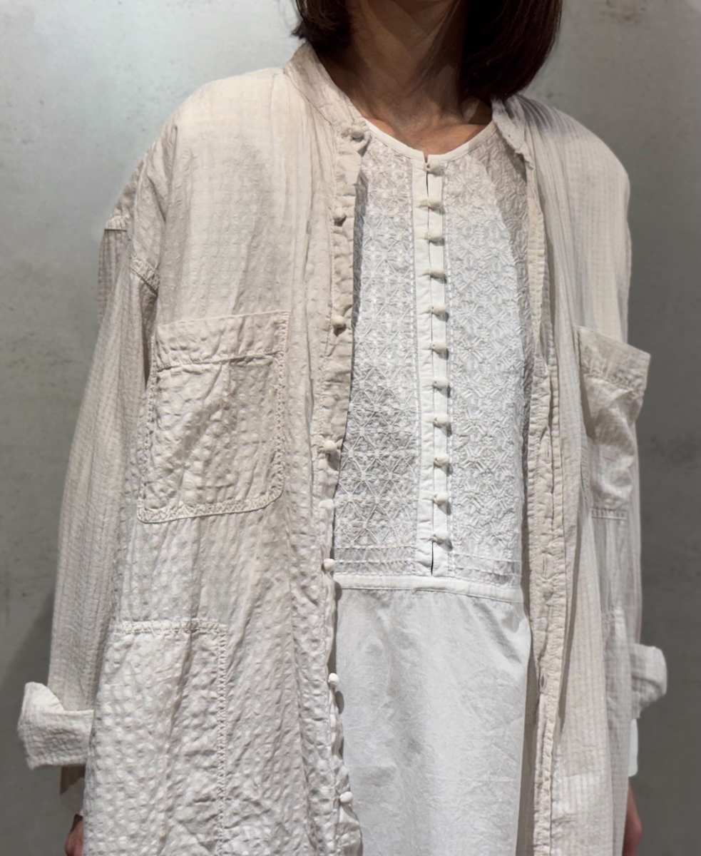 NMDS25203(シャツ) 60s ORGANIC CAMBRIC CREW-NECK BOSOM EMB SHIRT