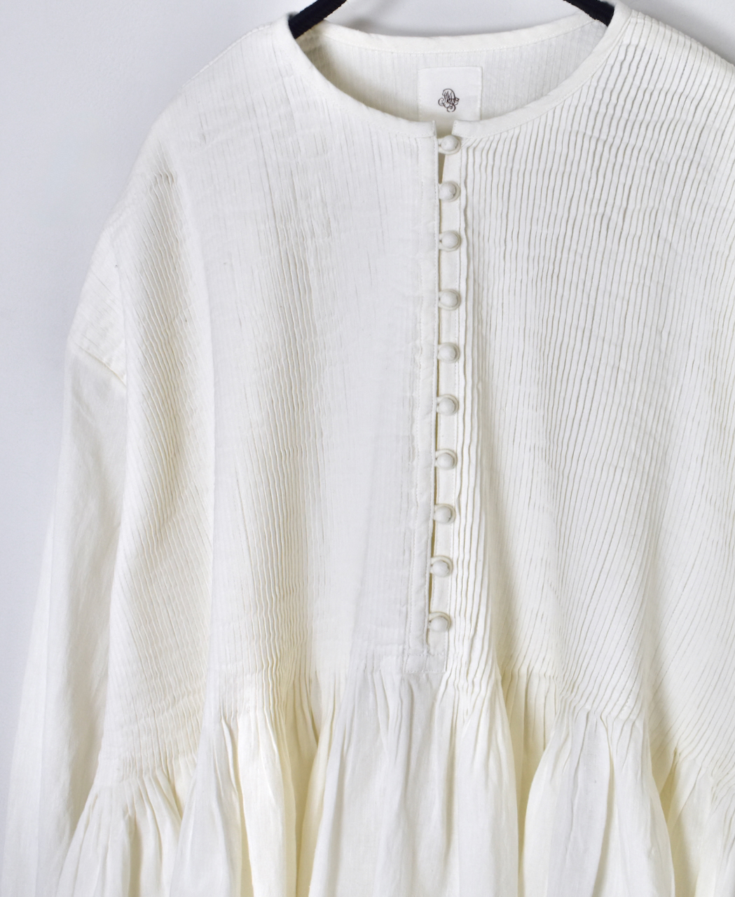 INMDS24301(シャツ) HEAVY COTTON KHADI WITH SELVAGE BALL BUTTON CREW-NECK PULLOVER SHIRT WITH PINTUCK