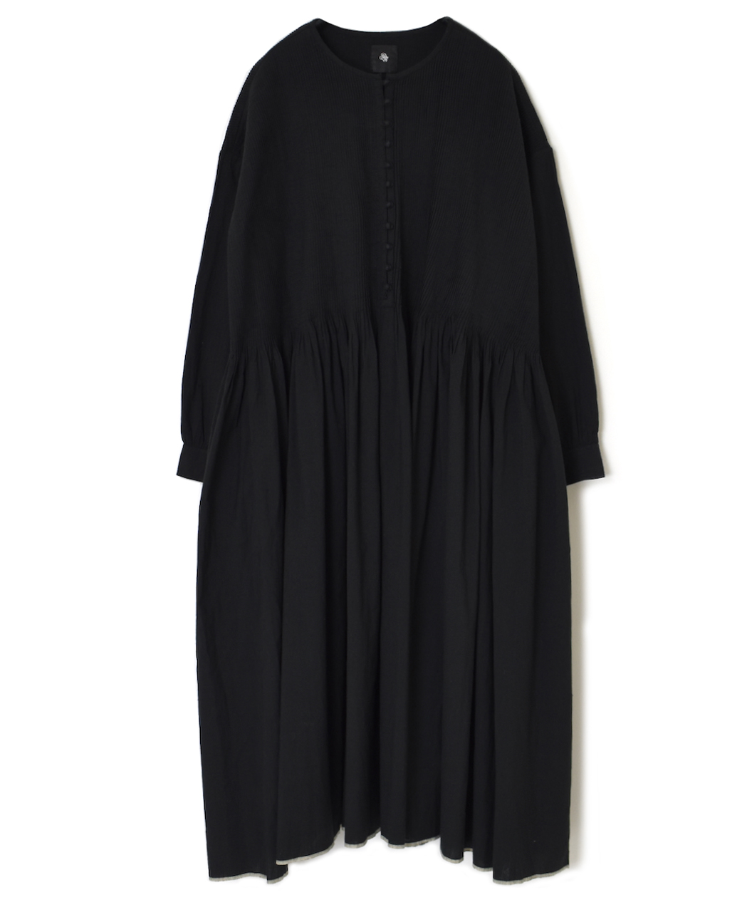 INMDS24302(ワンピース) HEAVY COTTON KHADI WITH SELVAGE BALL BUTTON CREW-NECK PULLOVER SHIRT DRESS WITH PINTUCK