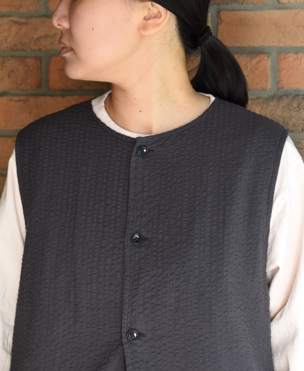 NVL2512SPD(ベスト) SEERSUCKER PLAIN OVERDYE SIDE VENTS NO COLLAR VEST