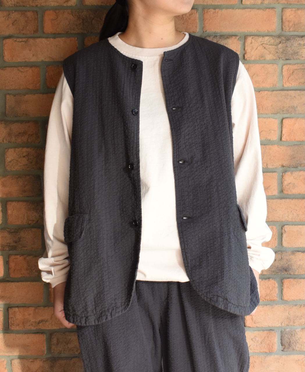 NVL2512SPD(ベスト) SEERSUCKER PLAIN OVERDYE SIDE VENTS NO COLLAR VEST