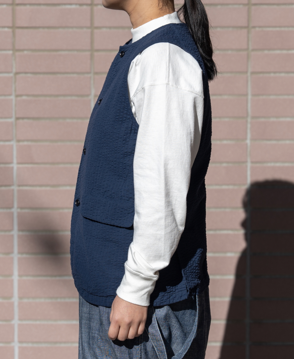 NVL2512SPD(ベスト) SEERSUCKER PLAIN OVERDYE SIDE VENTS NO COLLAR VEST