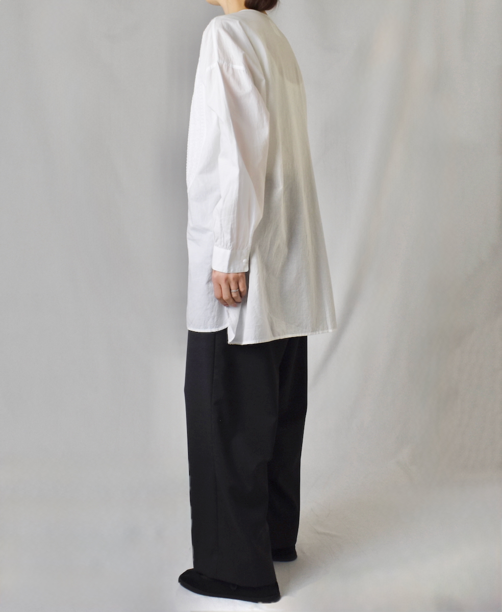 NMDS25203(シャツ) 60s ORGANIC CAMBRIC CREW-NECK BOSOM EMB SHIRT