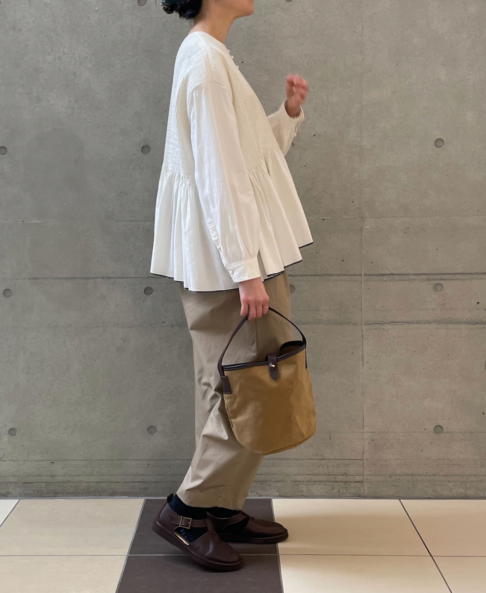 INMDS24301(シャツ) HEAVY COTTON KHADI WITH SELVAGE BALL BUTTON CREW-NECK PULLOVER SHIRT WITH PINTUCK