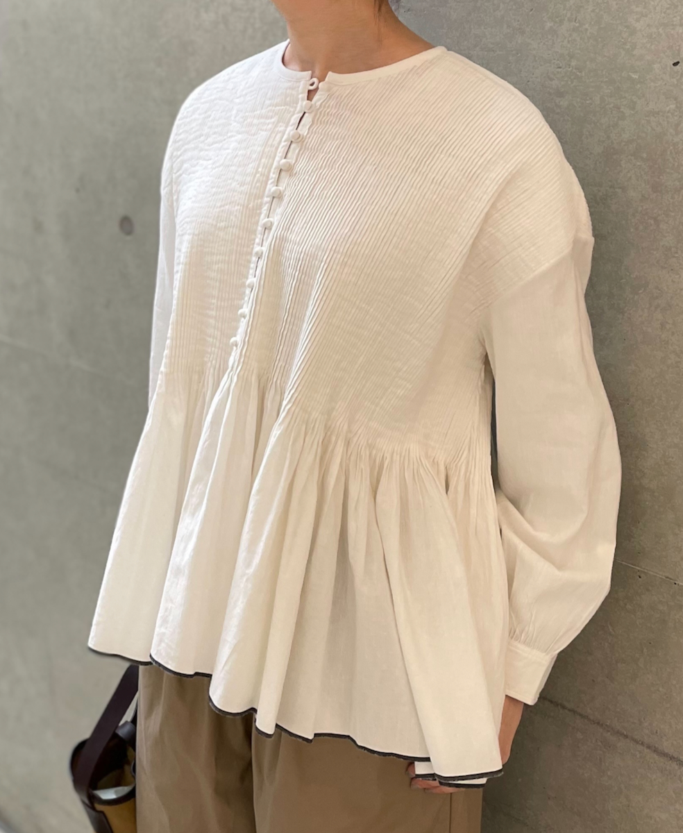 INMDS24301(シャツ) HEAVY COTTON KHADI WITH SELVAGE BALL BUTTON CREW-NECK PULLOVER SHIRT WITH PINTUCK