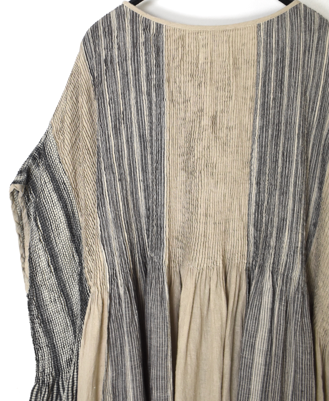 NMDS25302D(ワンピース) LINEN STRIPE PATCHWORK MINI PINTUCK DRESS