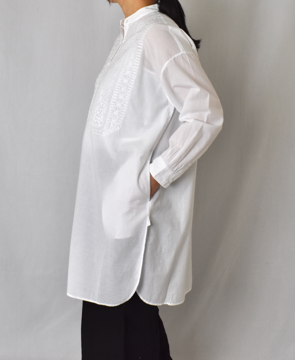 NMDS25204(チュニック) 60s ORGANIC CAMBRIC BANDED COLLAR EMB SHIRT TUNIC