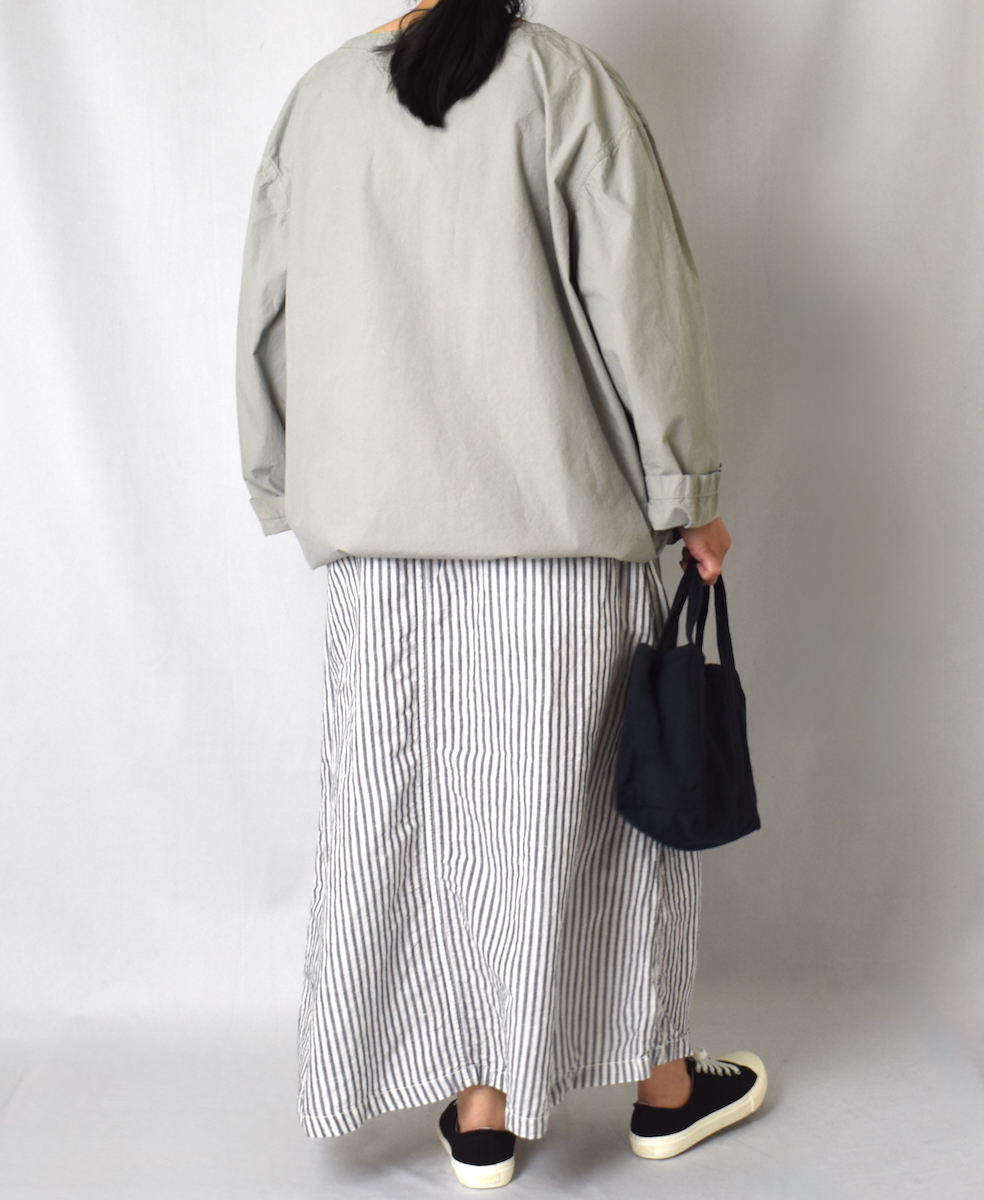 ISNAM2524SD(スカート) COTTON/LINEN STRIPE OVERDYE ADJUSTER TACK SKIRT WITH SUSPENDER
