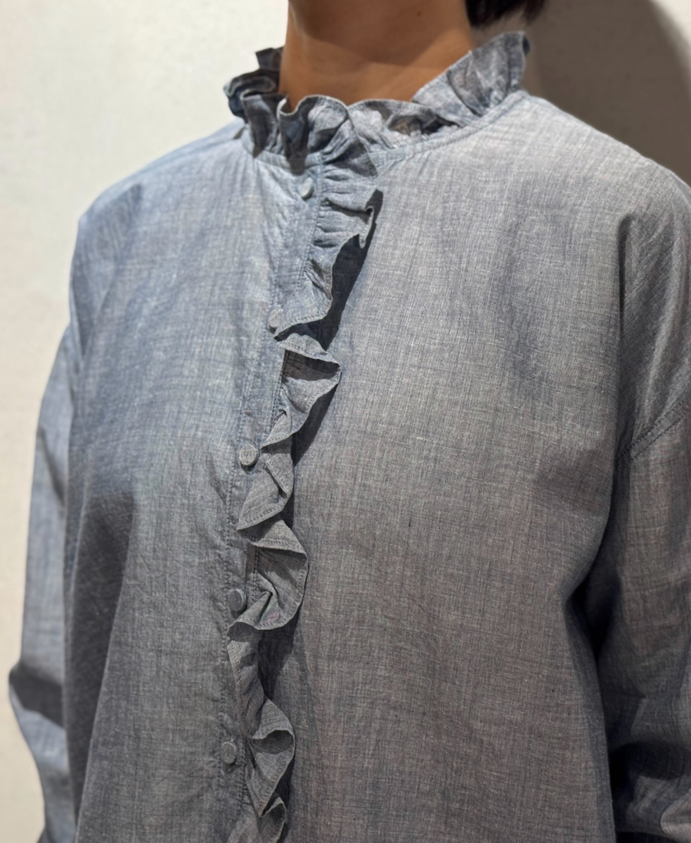 INMDS25062(シャツ) HANDWOVEN YARN DYE NATURAL INDIGO CHAMBRAY FRILL COLLAR SHIRT