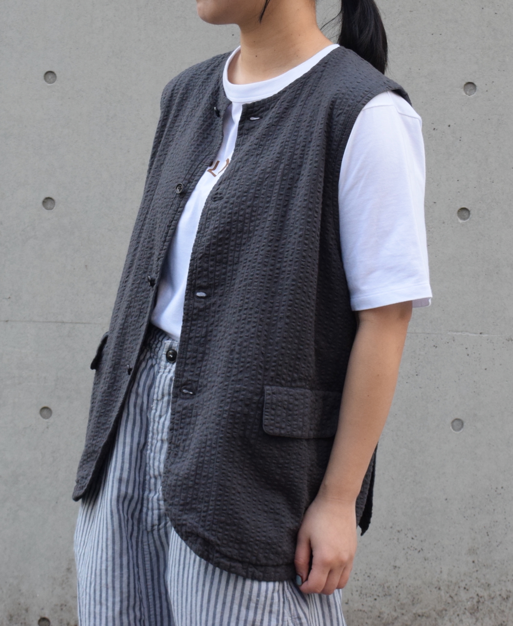 NVL2512SPD(ベスト) SEERSUCKER PLAIN OVERDYE SIDE VENTS NO COLLAR VEST