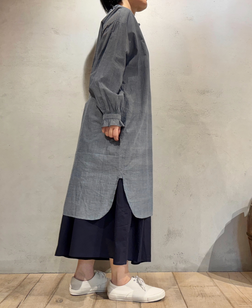 INMDS25064(シャツ) HANDWOVEN YARN DYE NATURAL INDIGO CHAMBRAY FRILL COLLAR LONG SHIRT