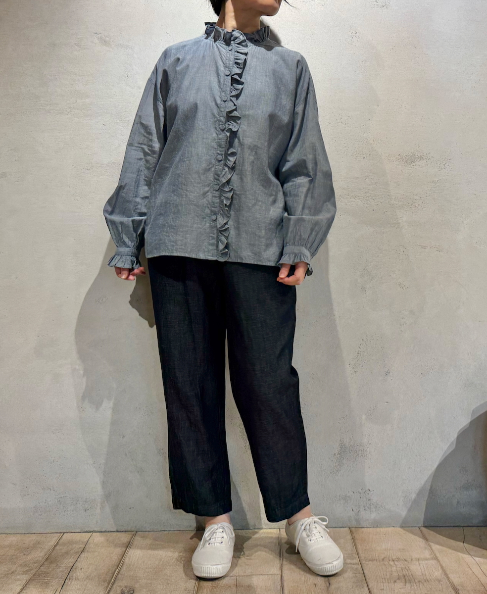 INMDS25062(シャツ) HANDWOVEN YARN DYE NATURAL INDIGO CHAMBRAY FRILL COLLAR SHIRT