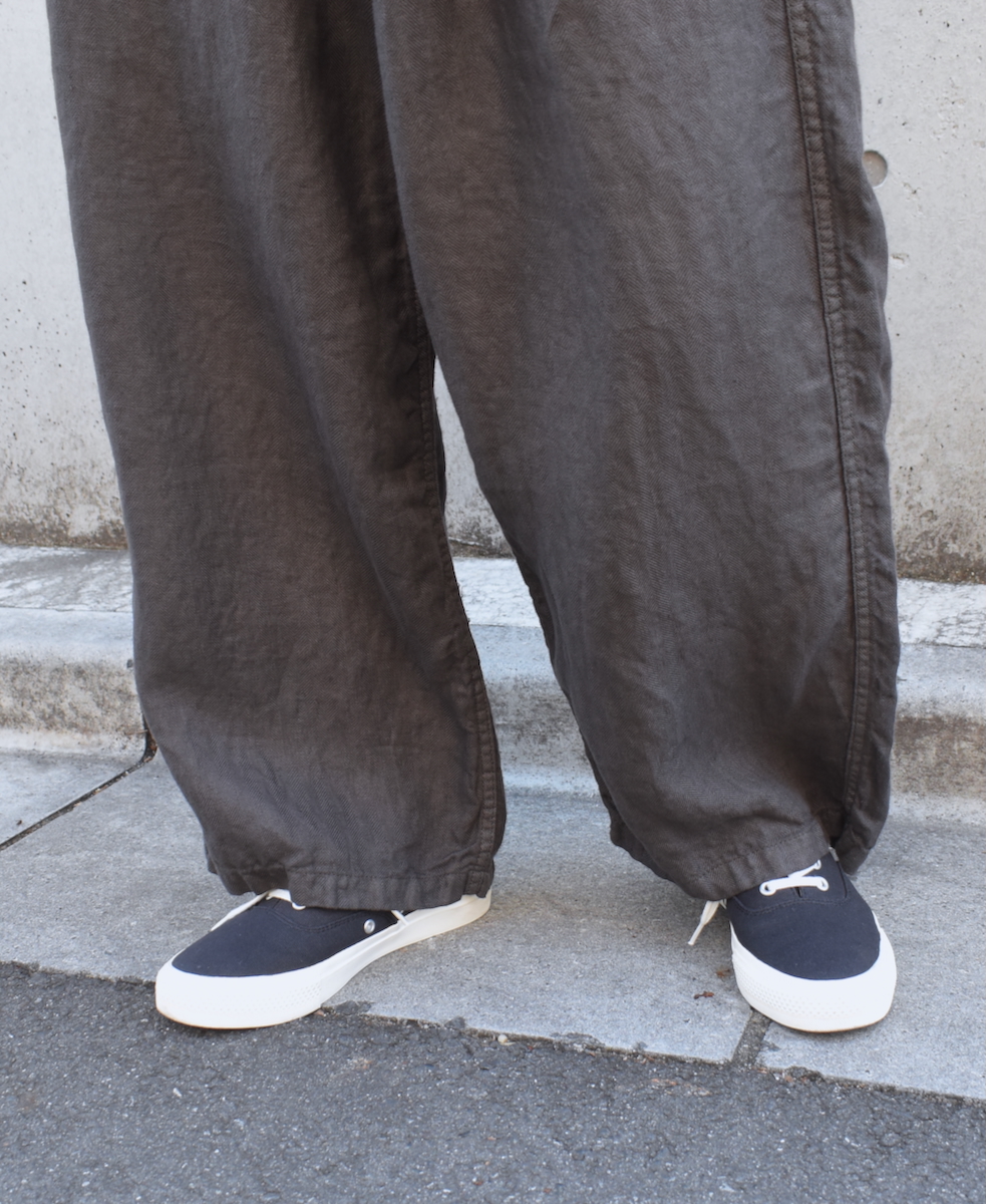 NAM1811LH (パンツ) LINEN HERRINGBONE (OVERDYE) ONE-TUCK CROPPED PANTS