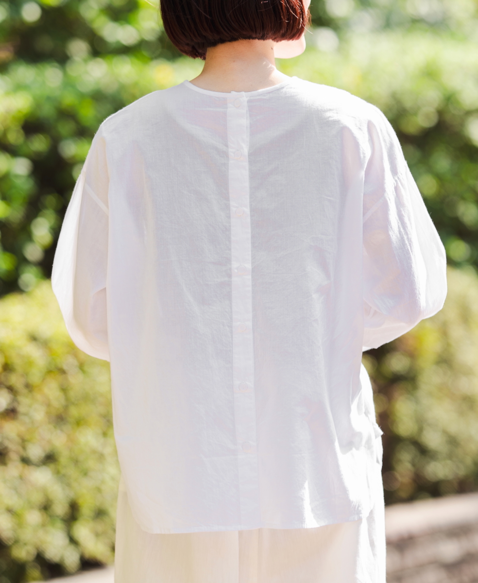 NMDS25202(シャツ) 60s ORGANIC CAMBRIC BACK OPENING CREW-NECK EMB SHIRT