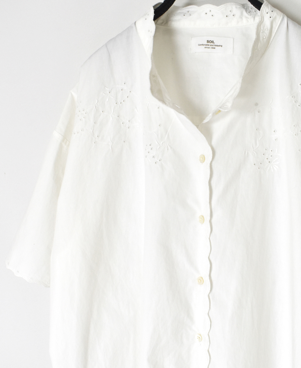 INSL25231(シャツ) 60s POPLIN PLAIN WITH CUT WORK EMBROIDERY MAO COLLAR S/SL SHIRT