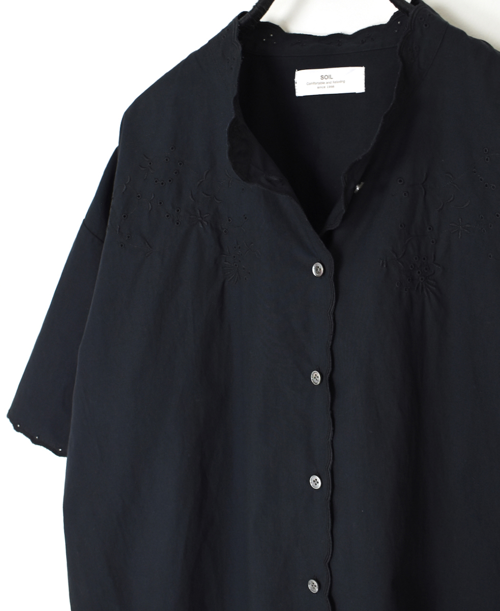 INSL25231(シャツ) 60s POPLIN PLAIN WITH CUT WORK EMBROIDERY MAO COLLAR S/SL SHIRT