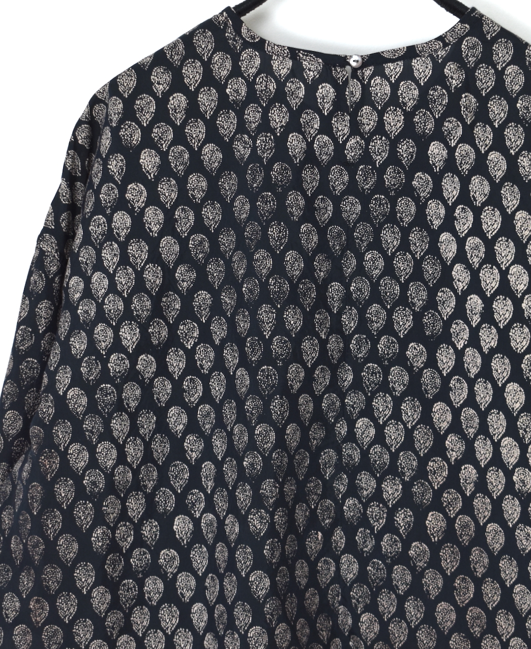 INMDS25112(プルオーバー) COTTON SILK HAND SCREEN LEAF PRINT BACK OPENING CREW-NECK PULLOVER