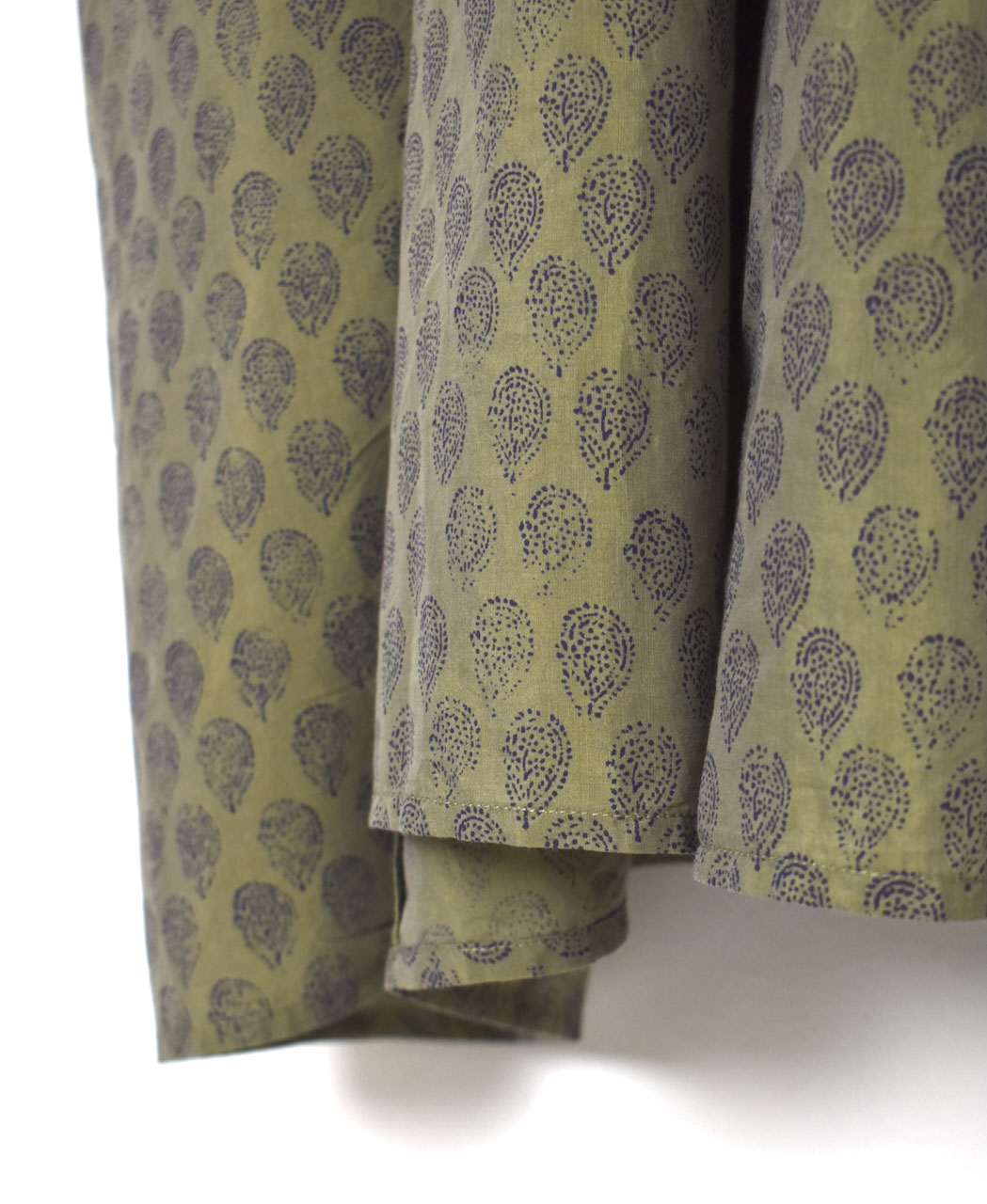 INMDS25114(ワンピース) COTTON SILK HAND SCREEN LEAF PRINT CREW-NECK HALF/SL DRESS WITH MINI PINTUCK