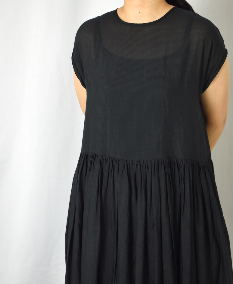 INMDS25034(ワンピース) HANDWOVEN SILK/COTTON MICRO CHECK FRENCH/SL BACK OPENING DRESS WITH RAJASTHAN TUCK GATHER