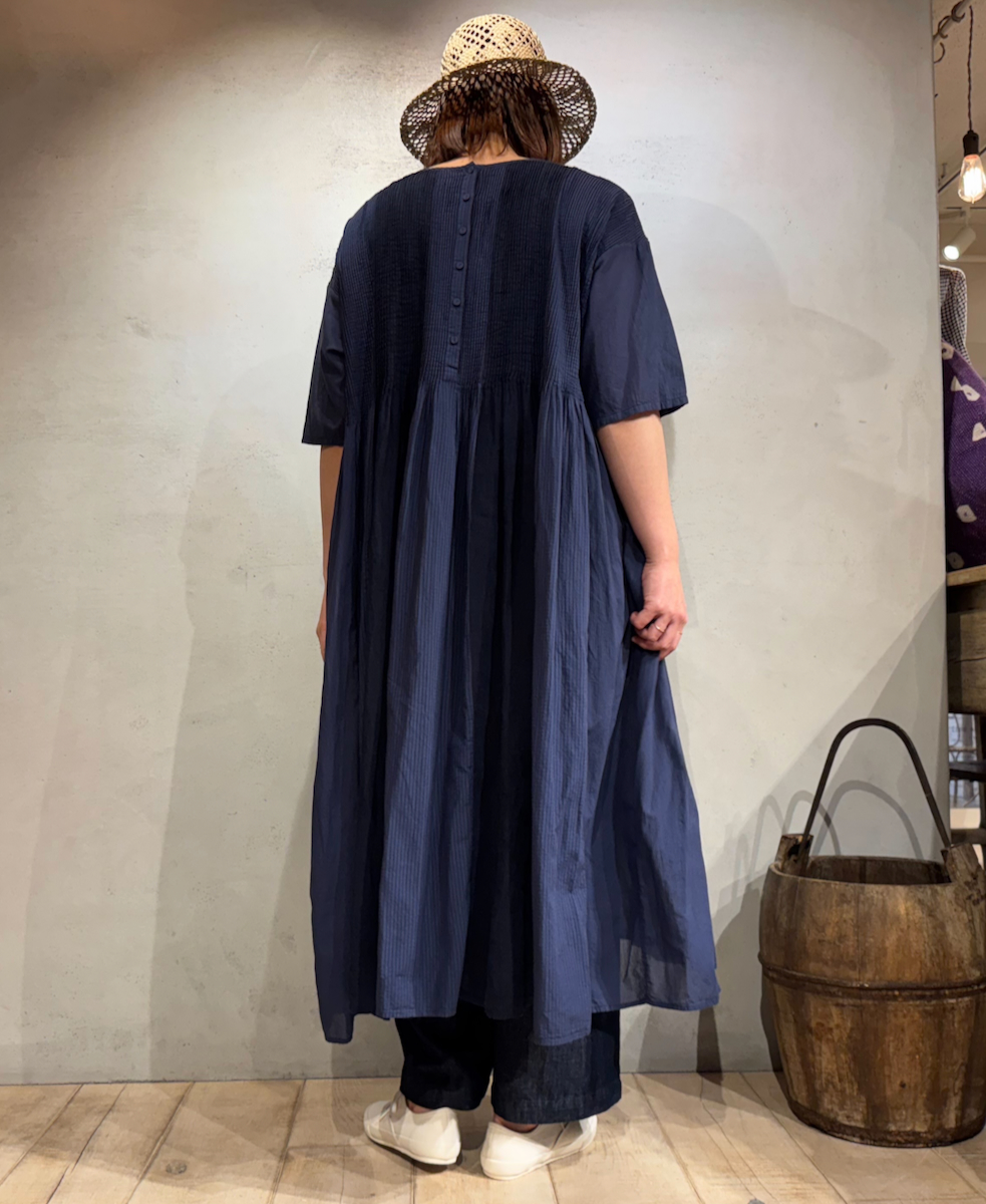 NMDS25232D(ワンピース) COTTON&LINEN PATCHWORK(OVERDYE) CREW-NECK S/SL SHIRT DRESS WITH MINI PINTUCK