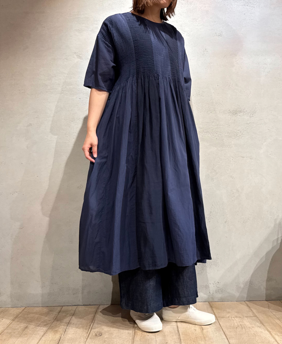 NMDS25232D(ワンピース) COTTON&LINEN PATCHWORK(OVERDYE) CREW-NECK S/SL SHIRT DRESS WITH MINI PINTUCK