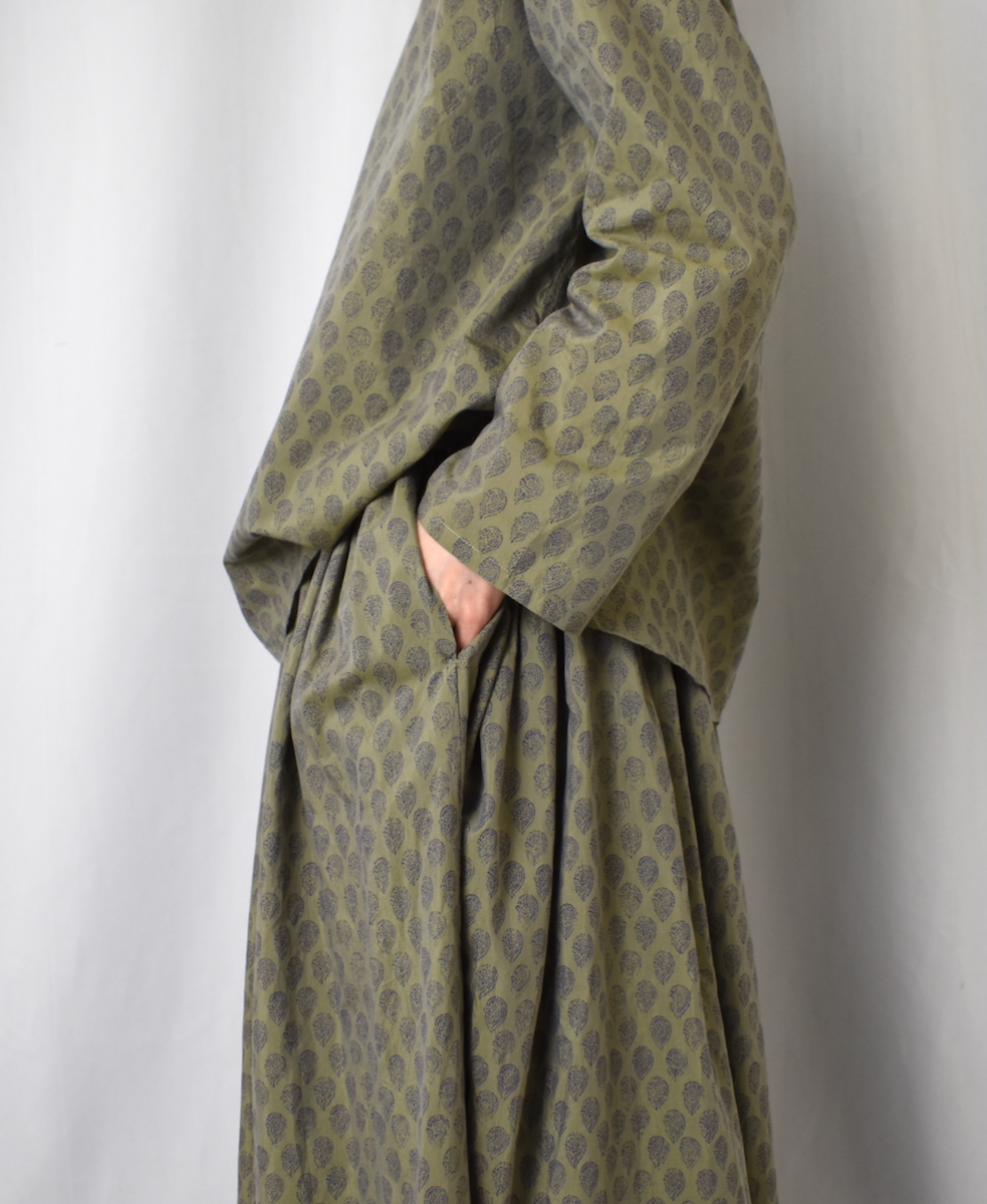 INMDS25115(スカート) COTTON SILK HAND SCREEN LEAF PRINT GATHERED SKIRT