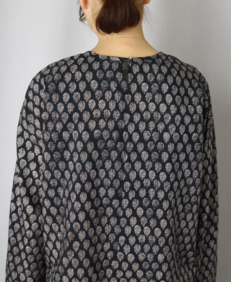 INMDS25112(プルオーバー) COTTON SILK HAND SCREEN LEAF PRINT BACK OPENING CREW-NECK PULLOVER