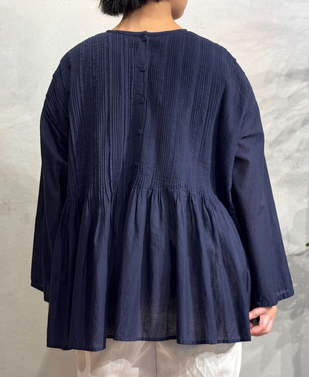 INMDS25043(ブラウス) 100s KHADI(100s×150s) CREW-NECK 3/4SL SHIRT WITH RANDOM PLEATS