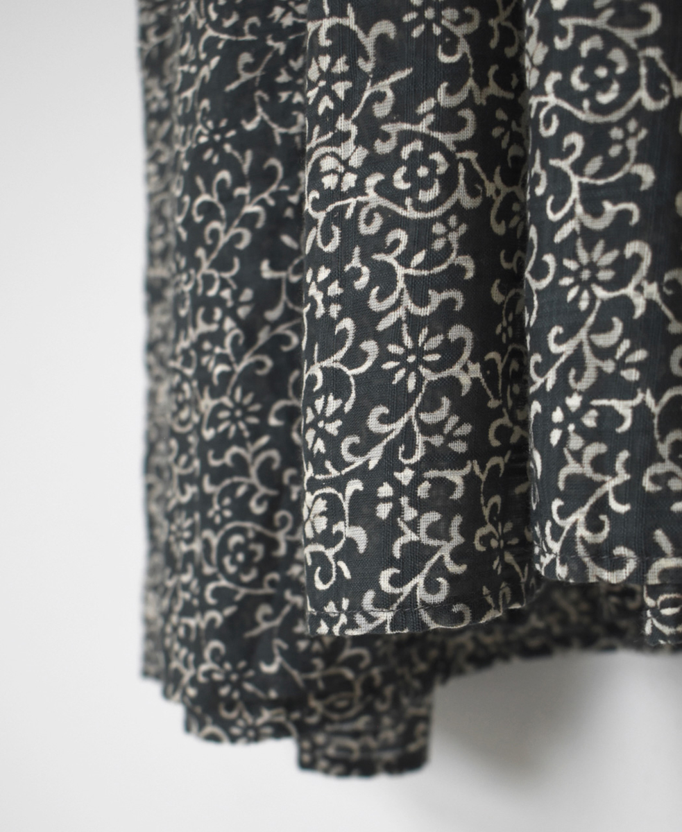 INMDS25093(ワンピース) POWER LOOM COTTON DOBIE CHECK ARABESQUE SCREEN PRINT FLARED/SL DRESS WITH MINI PINTUCK