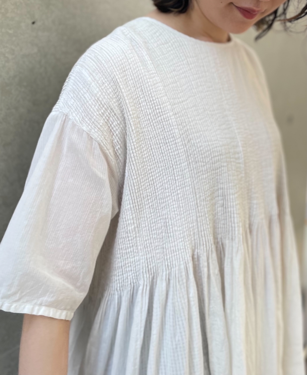 NMDS25232D(ワンピース) COTTON&LINEN PATCHWORK(OVERDYE) CREW-NECK S/SL SHIRT DRESS WITH MINI PINTUCK