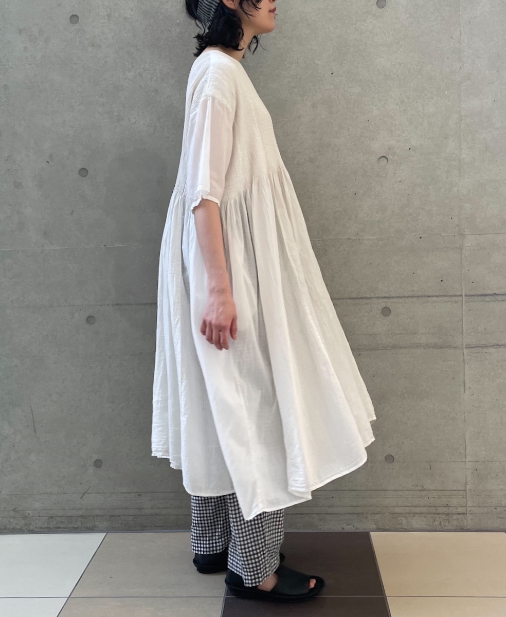 NMDS25232D(ワンピース) COTTON&LINEN PATCHWORK(OVERDYE) CREW-NECK S/SL SHIRT DRESS WITH MINI PINTUCK