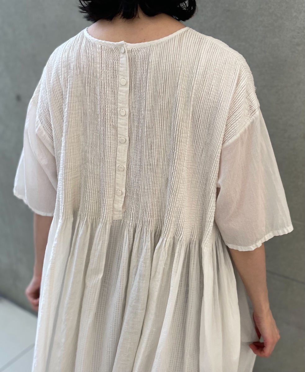 NMDS25232D(ワンピース) COTTON&LINEN PATCHWORK(OVERDYE) CREW-NECK S/SL SHIRT DRESS WITH MINI PINTUCK