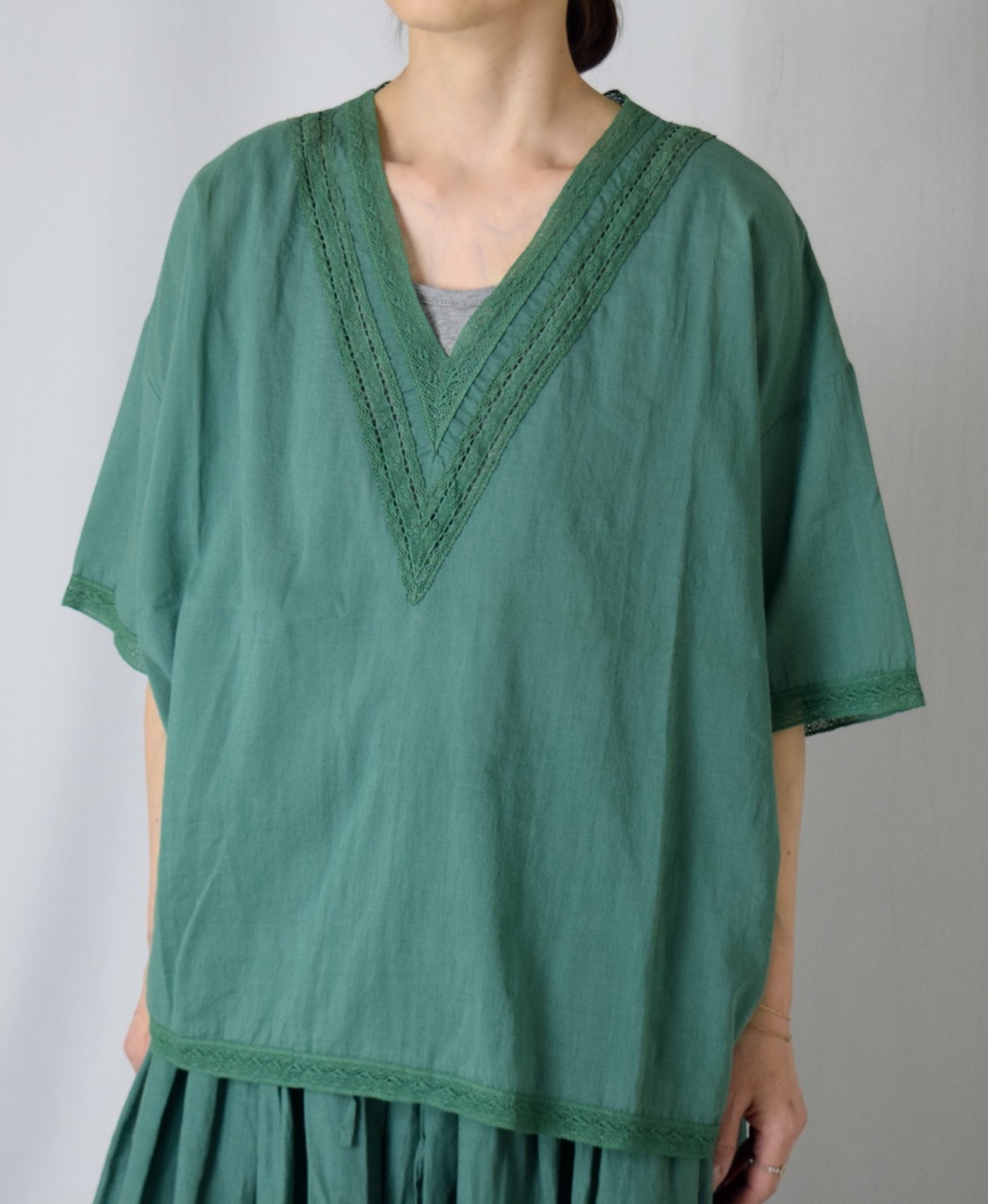 NSL24032 (ブラウス) VOILE LACE V-NECK LACE S/SL PULLOVER